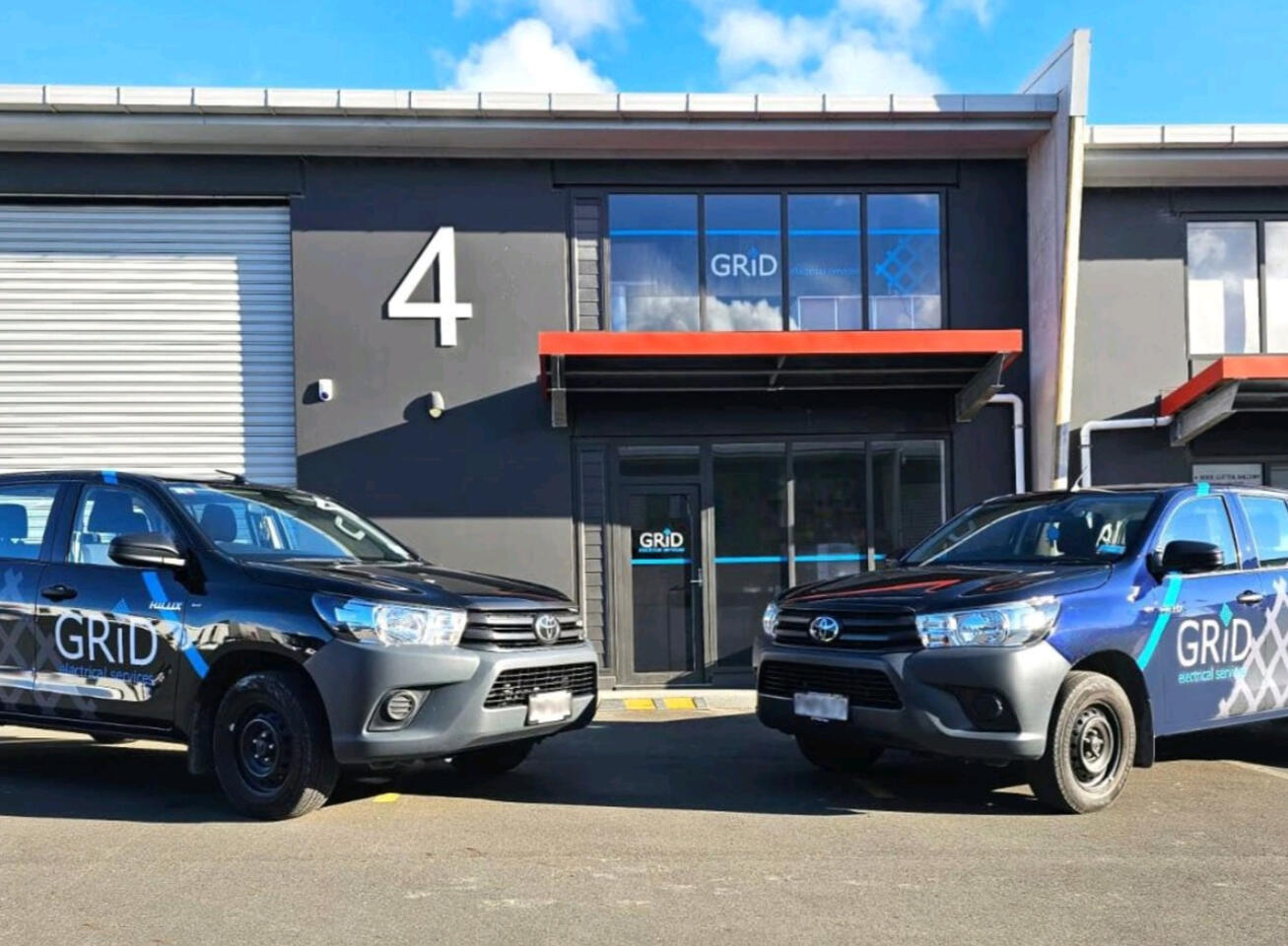 Grid Building & Vehicle signage